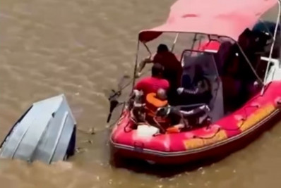 Três pessoas são resgatadas após 20 horas à deriva em rio no interior de SP