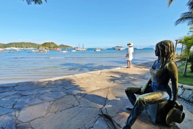 Prefeitura homenageia Brigitte Bardot, símbolo da história da cidade