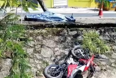 Motociclista morre ao bater em árvore, em Niterói