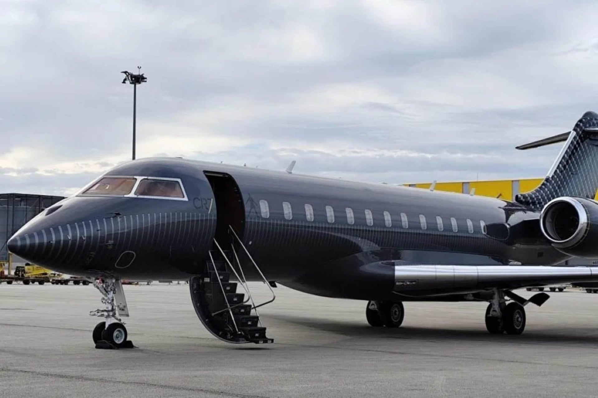 Cristiano Ronaldo e o luxo mais caro de sua vida bilion&aacute;ria