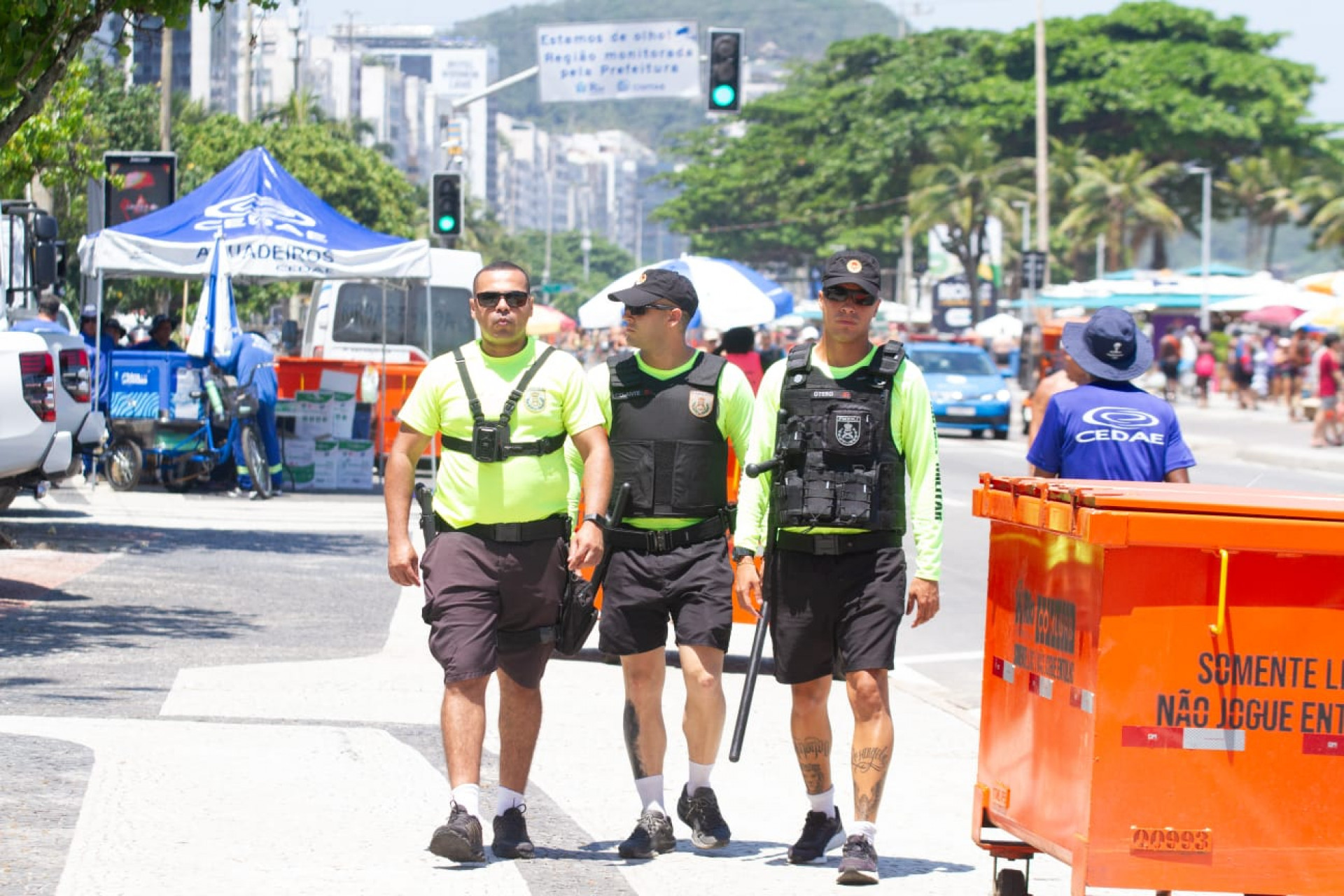 Guardas municipais e policiais militares reforçam patrulhamento na orla da Zona Sul - Érica Martin / Agência O Dia