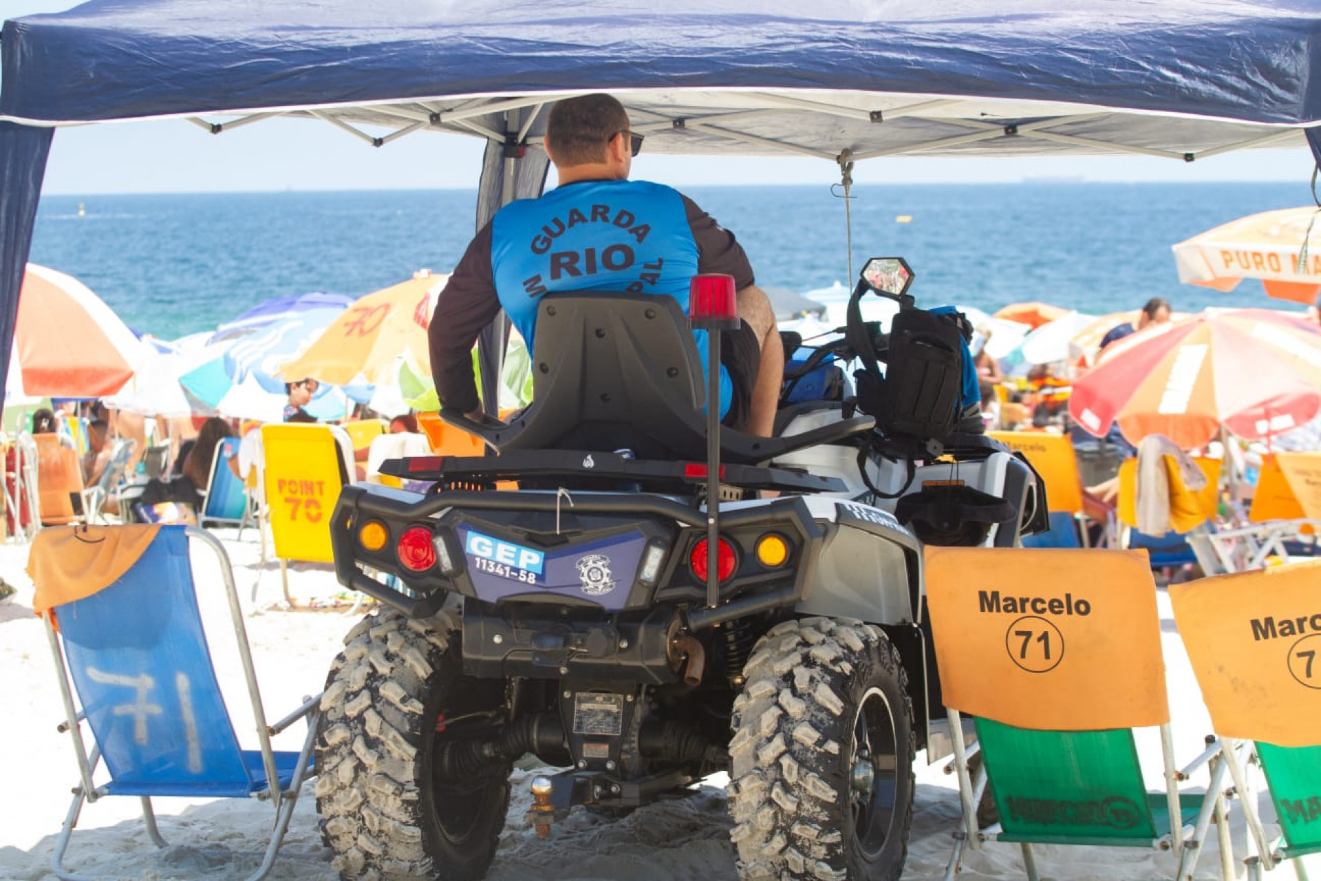 Guardas municipais e policiais militares reforçam patrulhamento na orla da Zona Sul - Érica Martin / Agência O Dia