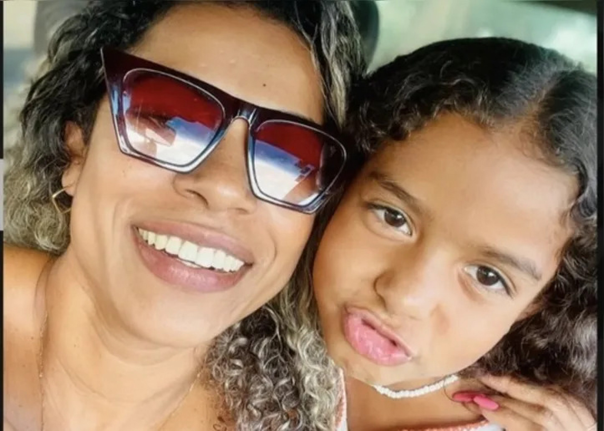 Flávia e a filha, Maria Alice, morreram na colisão - Reprodução / Redes Sociais