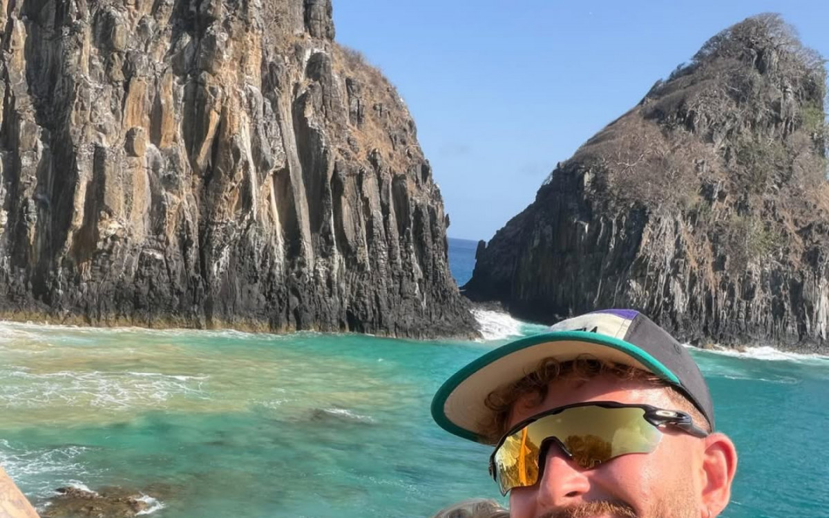 Karoline Lima e L&eacute;o Pereira se divertem em f&eacute;rias