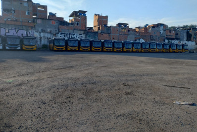 Empresas de ônibus fazem paralisação por falta de combustível