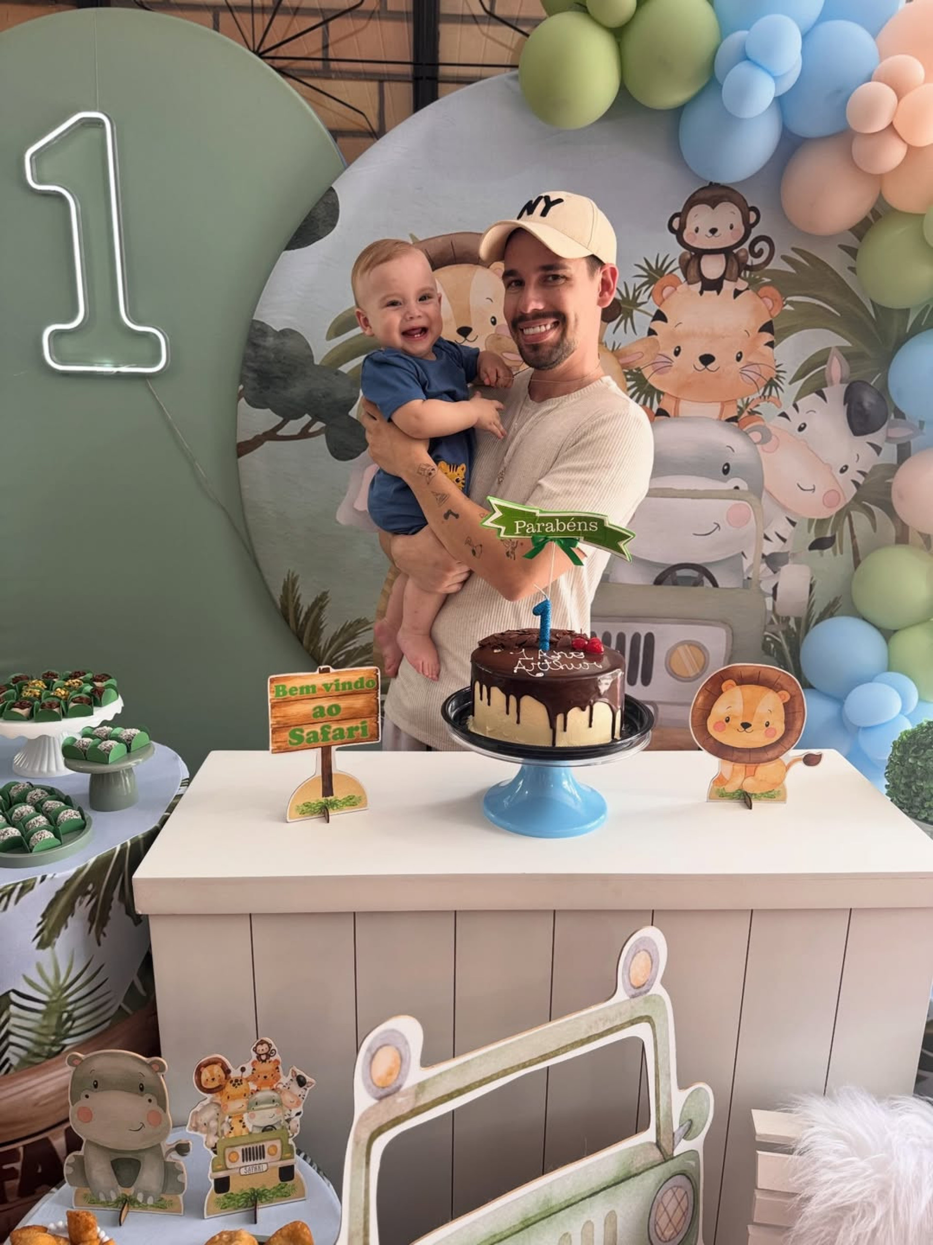 Lucas Borbas organizou festa para o filho enquanto mulher est&aacute; internada - Reprodu&ccedil;&atilde;o/Instagram 