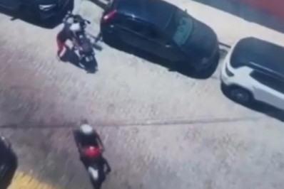 Moto é furtada em plena luz do dia no Centro de Cabo Frio