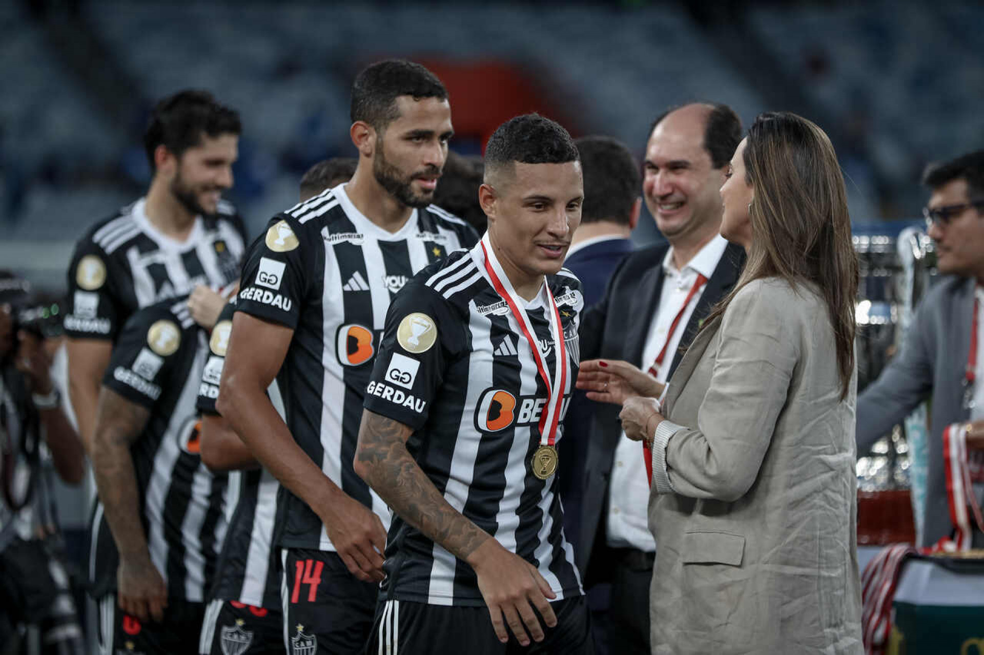 Fluminense avan&ccedil;a por Arana e aguarda acerto entre empres&aacute;rios e Atl&eacute;tico-MG