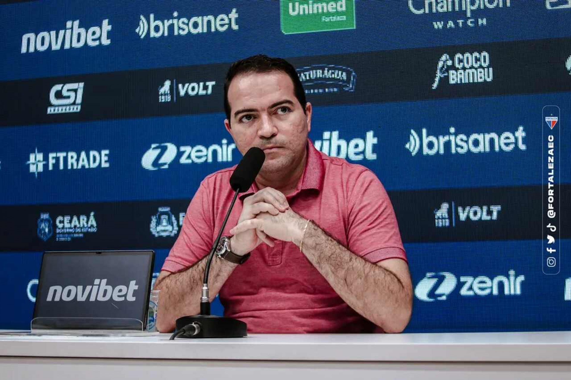 Sem ir ao CT, Marcelo Paz inicia trabalho no Corinthians com foco em contratos