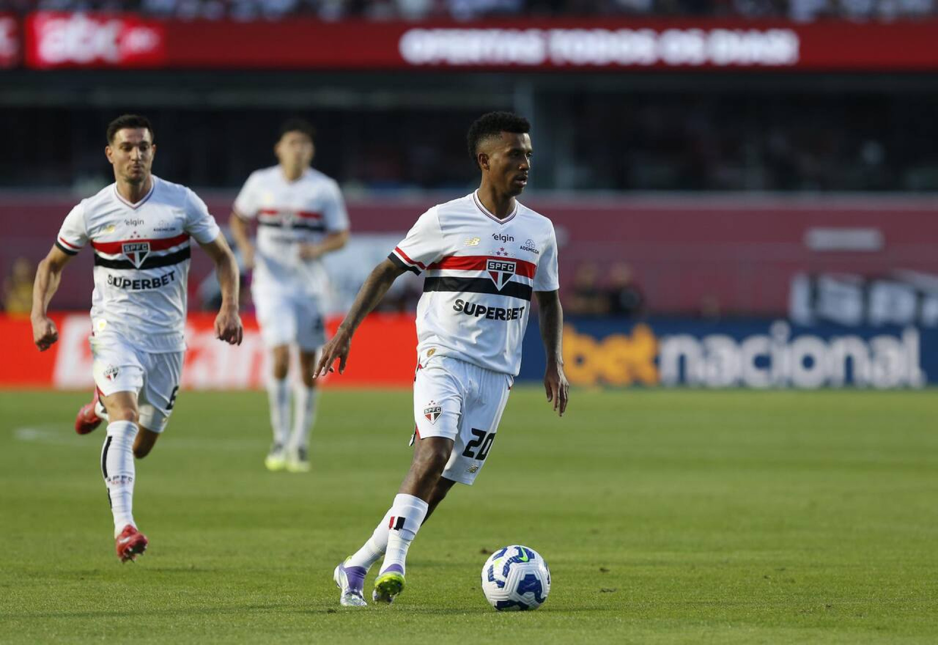 Mesmo com interesse em Allan, S&atilde;o Paulo descarta negociar Marcos Ant&ocirc;nio