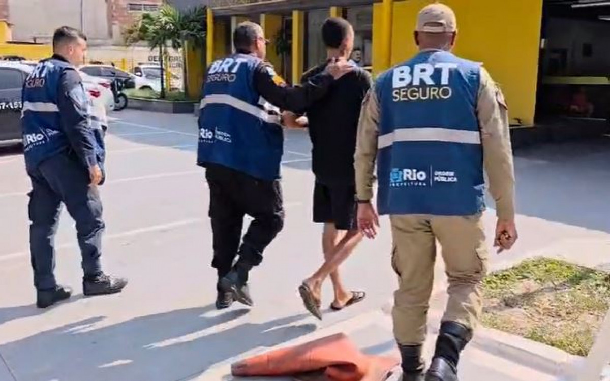 Lucas foi encontrado em casa e levado preso à delegacia - Reprodução