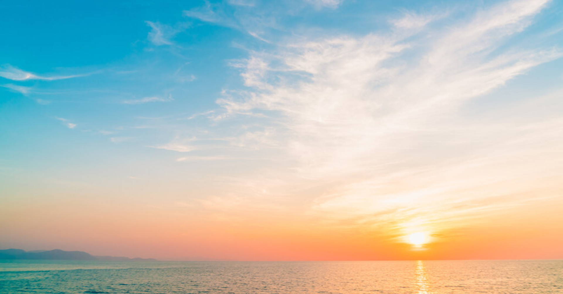 Beautiful sunset on the sea at twilight times - Vintage Filter