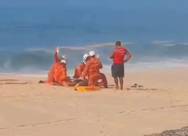 Idoso morre após se afogar em praia de Maricá