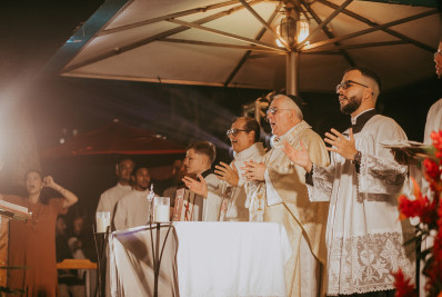 Mensagens de paz e orações marcam evento de Réveillon da comunidade católica Shalom