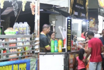 Vendas no Réveillon animam ambulantes para a temporada de verão no Farol