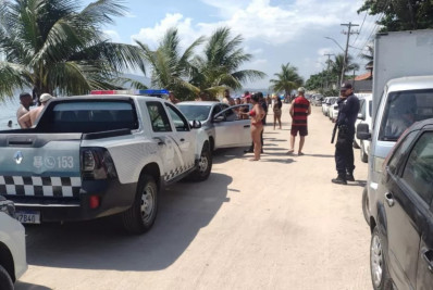 Motorista é preso por embriaguez após invadir orla da Praia do Sudoeste, em São Pedro da Aldeia