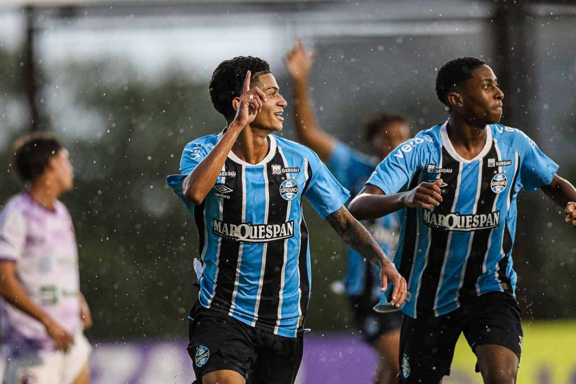 Gremio vence campe&atilde;o sergipano em sua  estreia da Copinha
