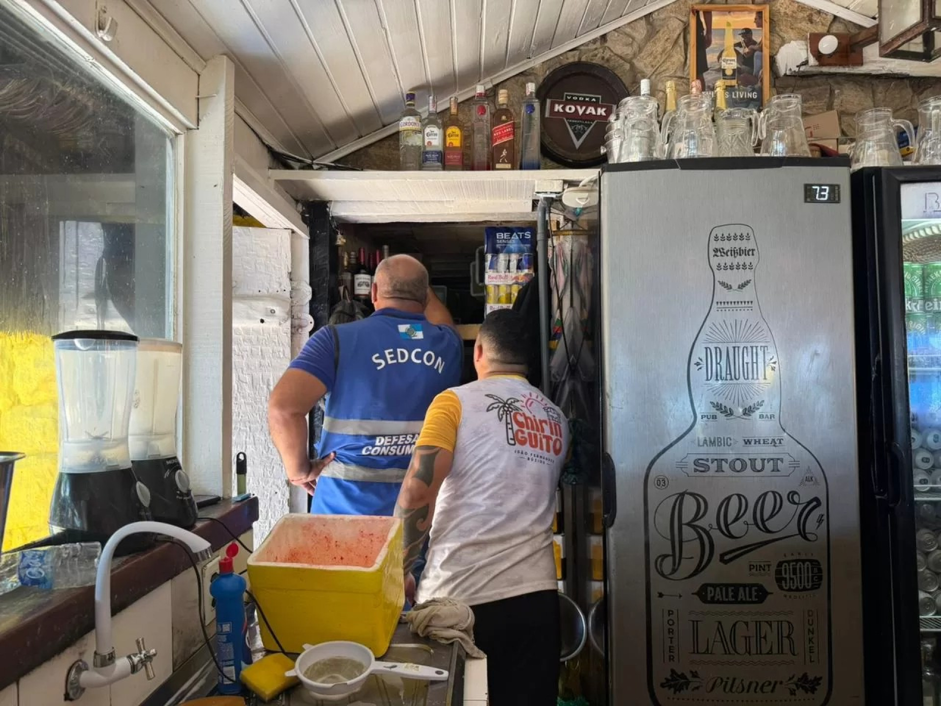 Operação autua quiosques - Ascom