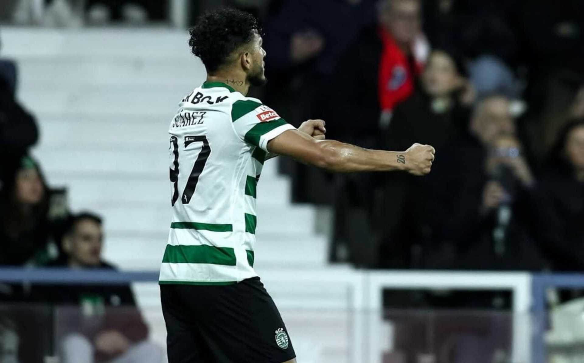 Sob olhares de Filipe Lu&iacute;s e Boto, Sporting cede empate para Gil Vicente