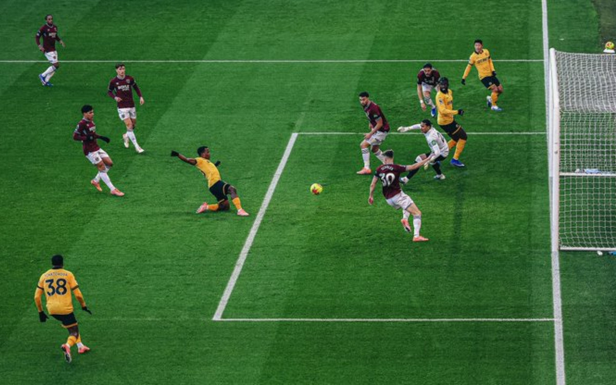 Arias marcou pela primeira vez pelo Wolverhampton