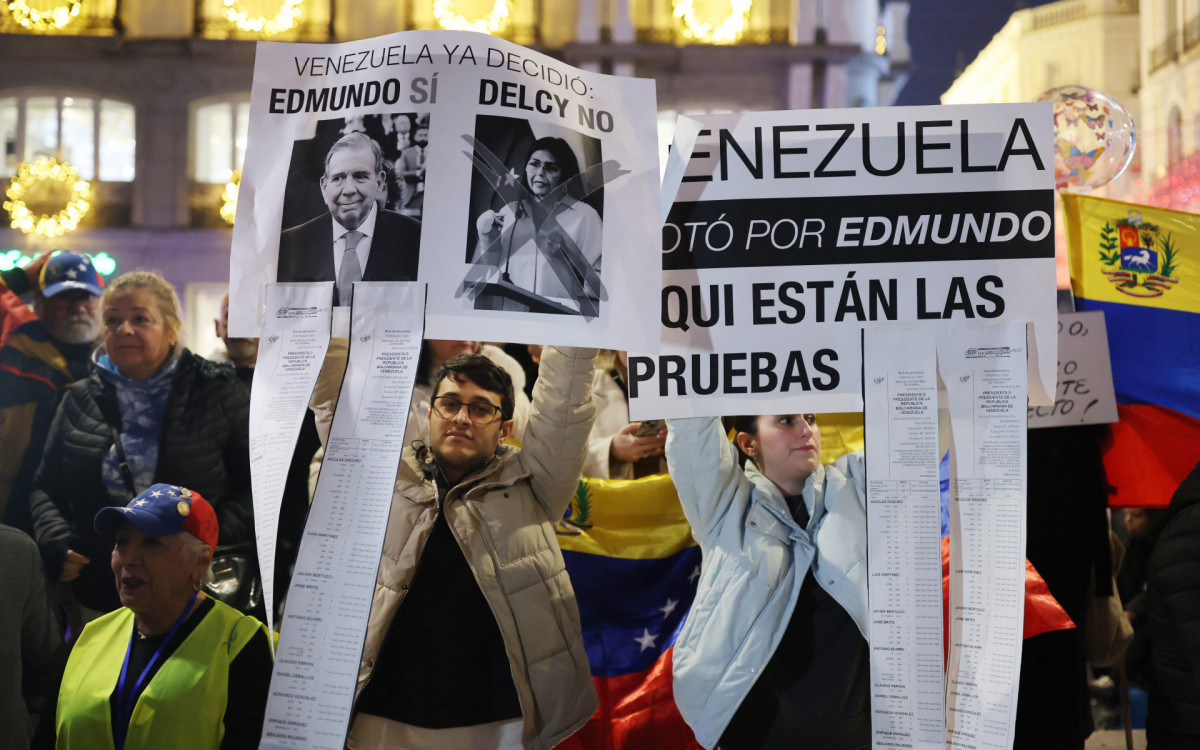 Milhares de pessoas protestam em Madri contra \'agressão imperialista\' dos EUA na Venezuela