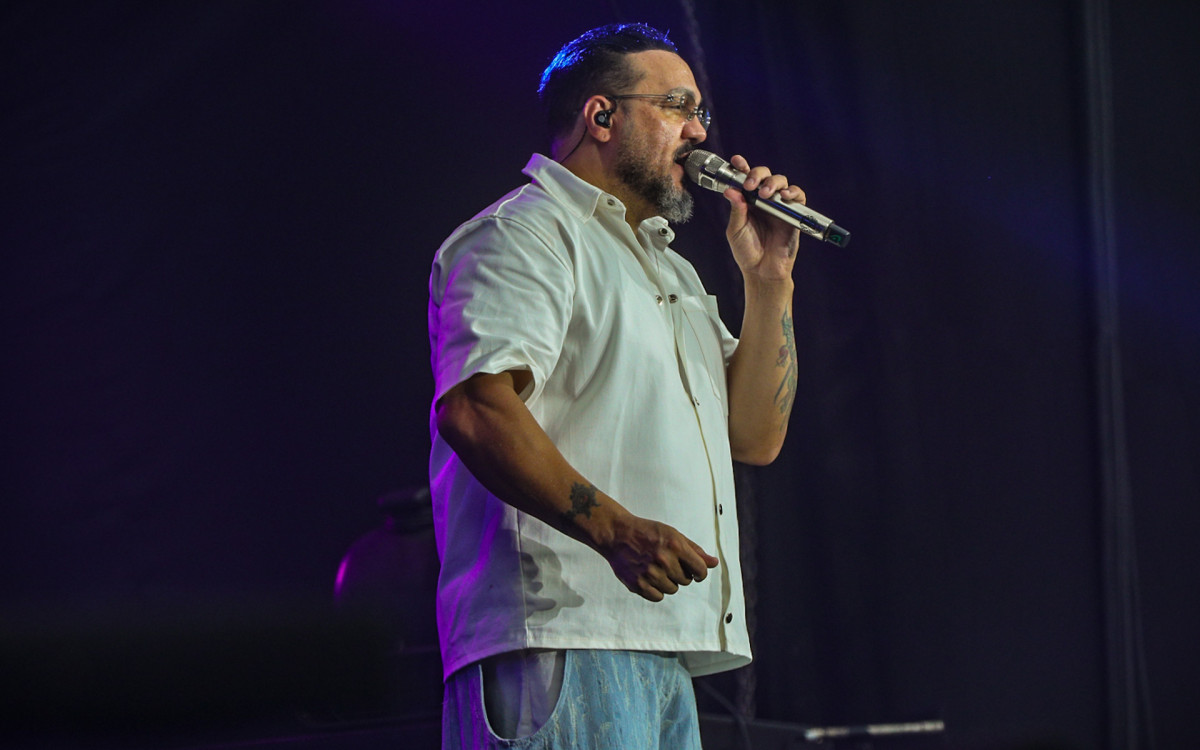 Belo participa da turnê de Henrique & Juliano no Rio