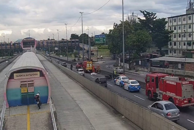 Mulher morre em acidente de moto na Avenida Brasil