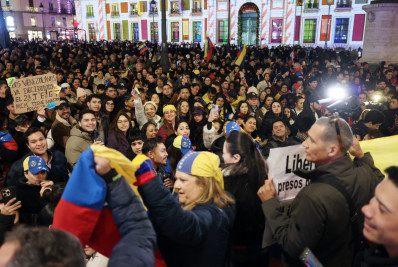 Milhares de pessoas protestam em Madri contra 'agressão imperialista' dos EUA na Venezuela