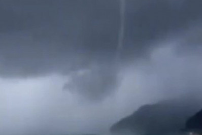 Tromba d'água assusta em Paraty