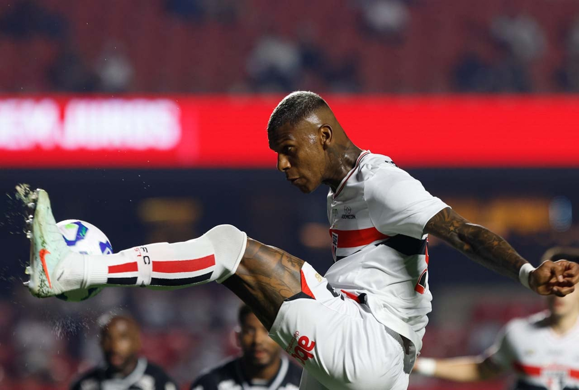 Arboleda se reapresenta dois dias ap&oacute;s elenco do S&atilde;o Paulo