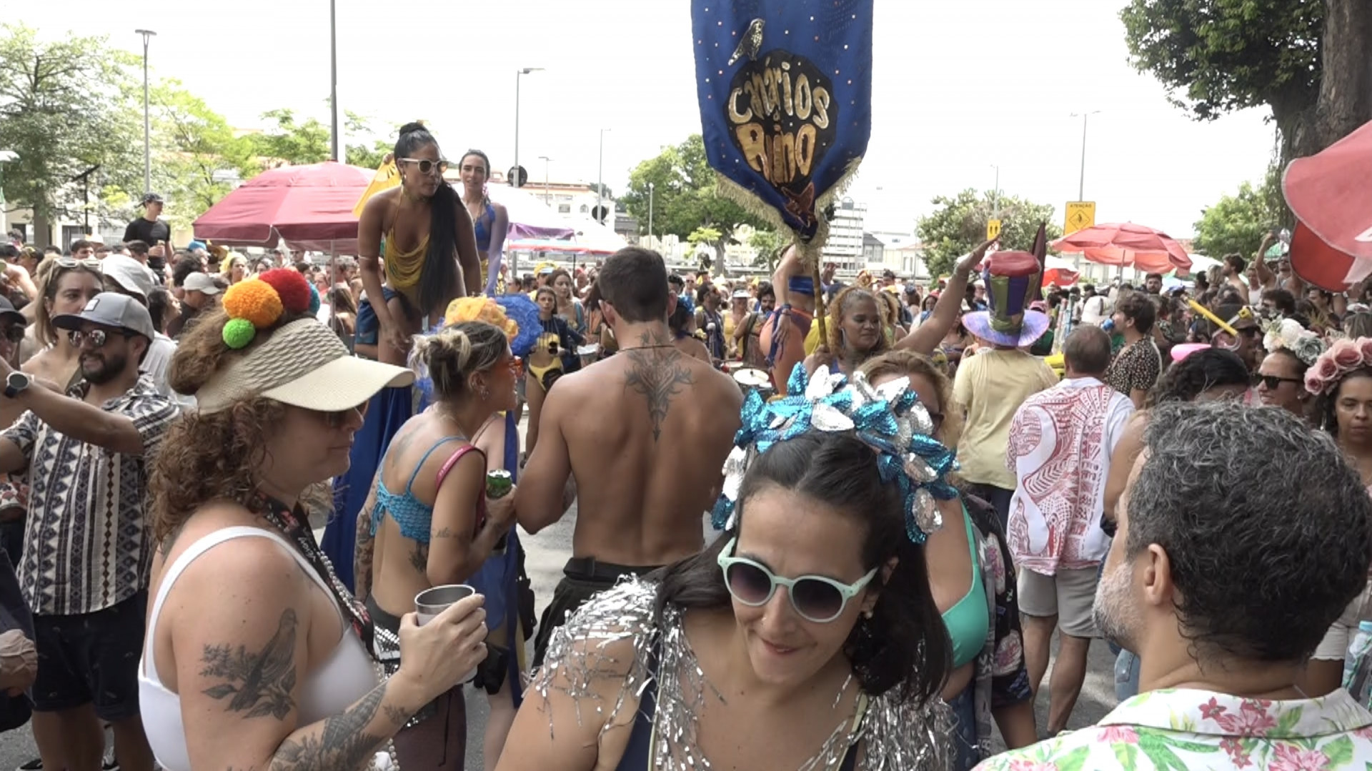 Bloco Can&aacute;rios do Reino agitou o Centro do Rio na manh&atilde; deste domingo (4)