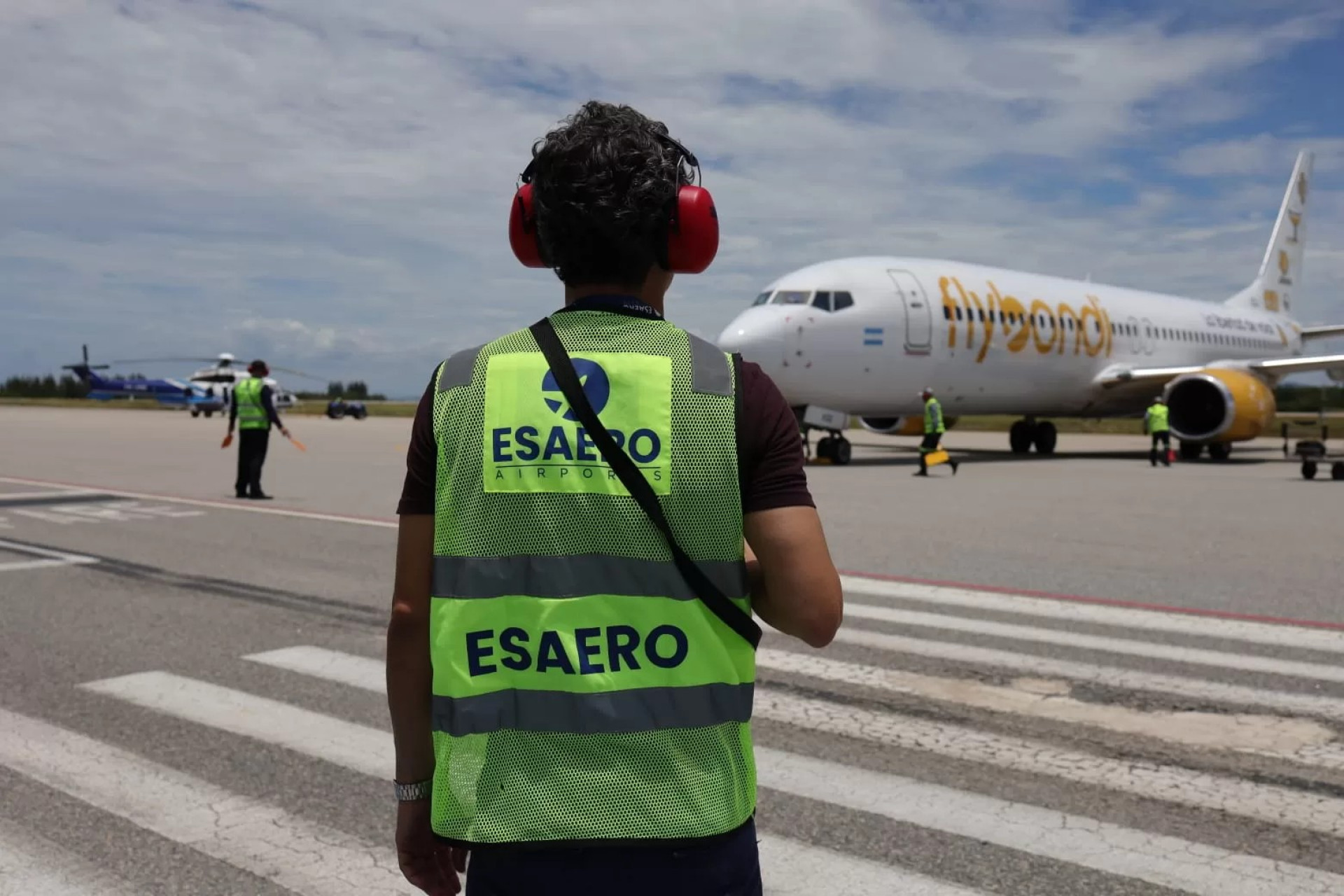 Primeiros turistas argentinos de 2026 desembarcaram no Aeroporto Internacional de Cabo Frio - Ascom