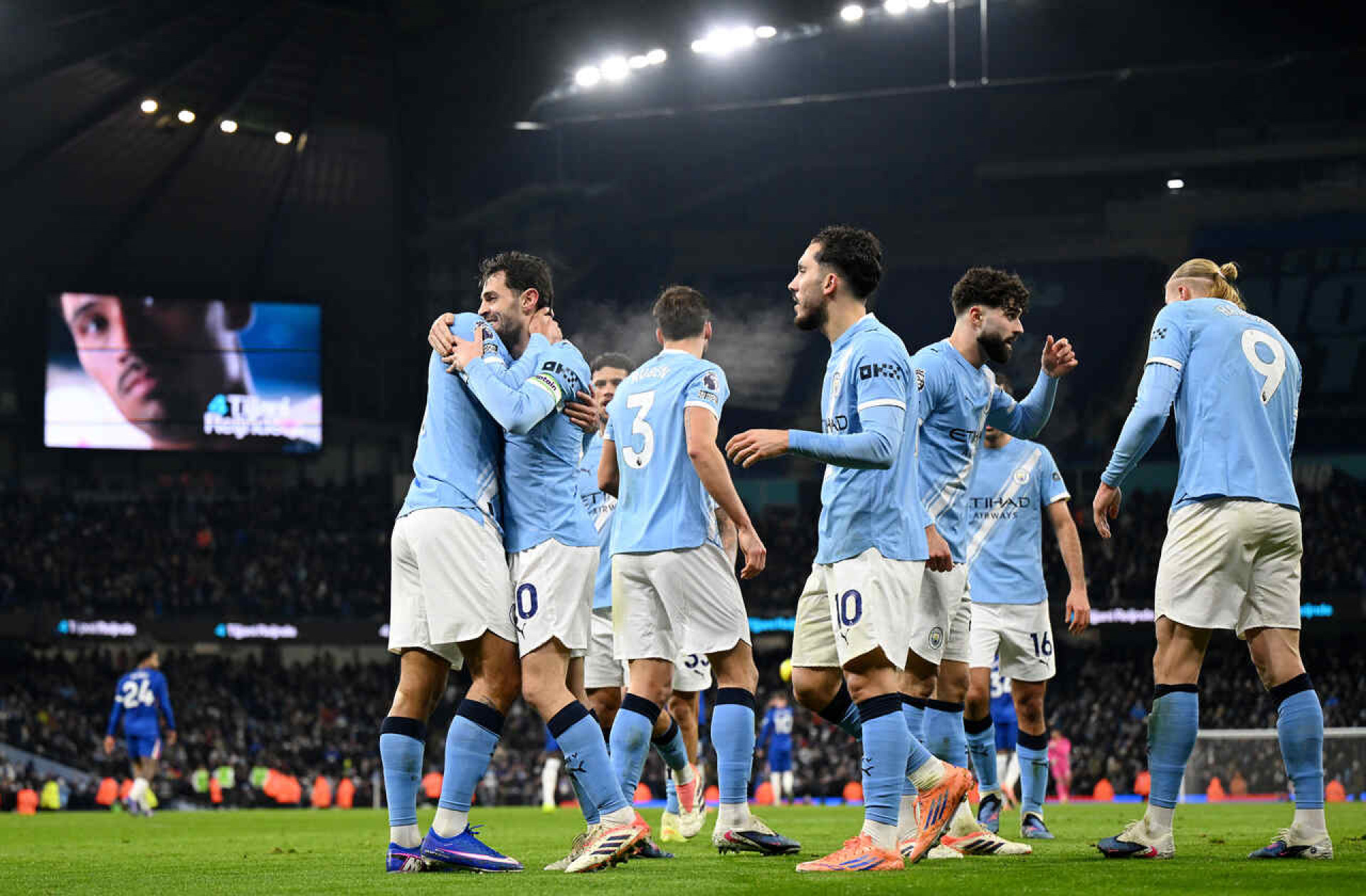 Chelsea marca nos acr&eacute;scimos e arranca empate com Manchester City