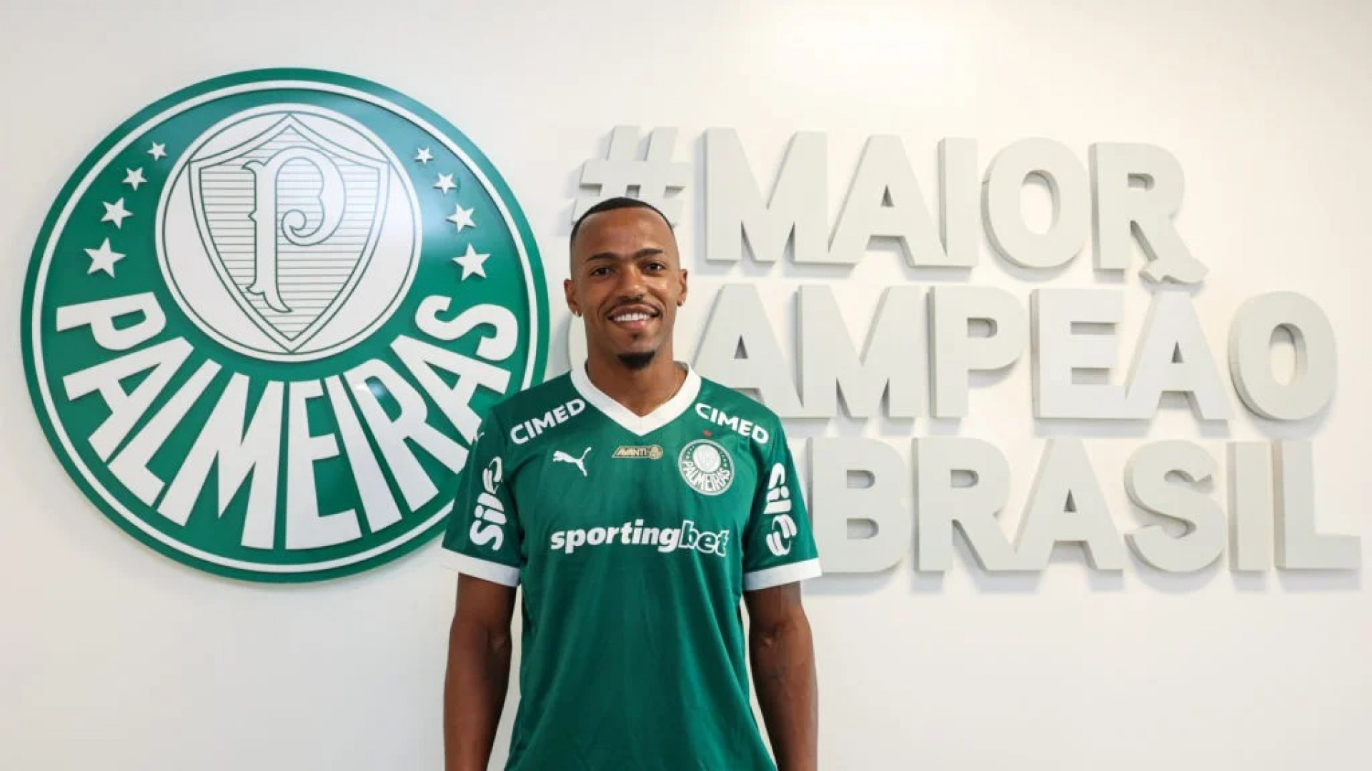 Marlon Freitas com a camisa do Palmeiras