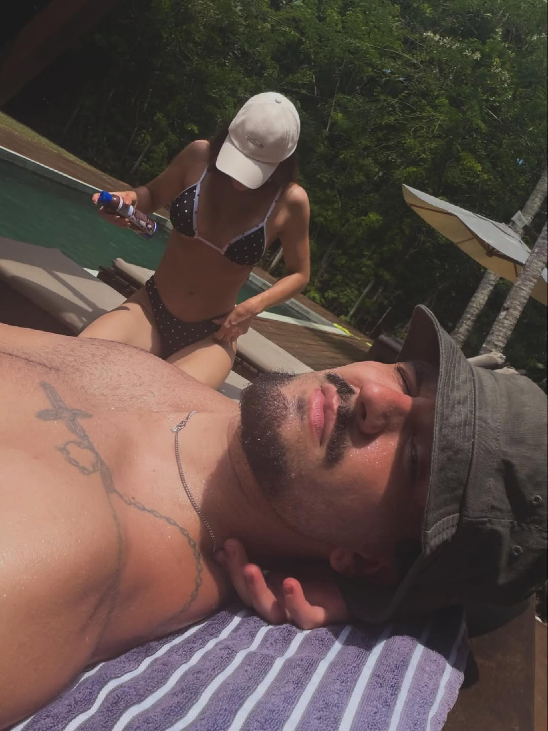 Luan Santana e Jade Magalhães aproveitam piscina juntinhos - Reprodução / Instagram