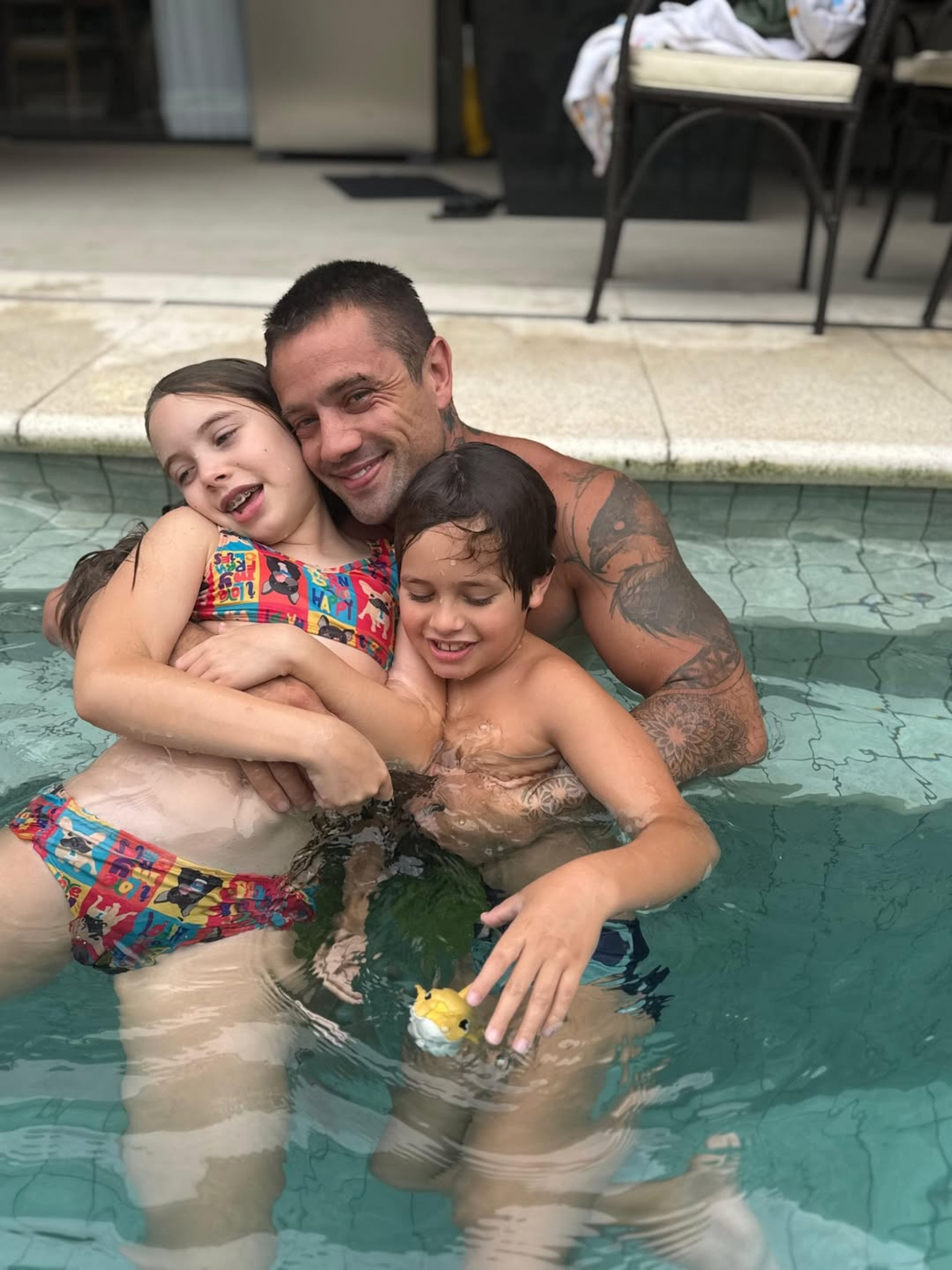 Rafael Cardoso posou com os filhos após término polêmico com Mari Bridi - Reprodução/Instagram