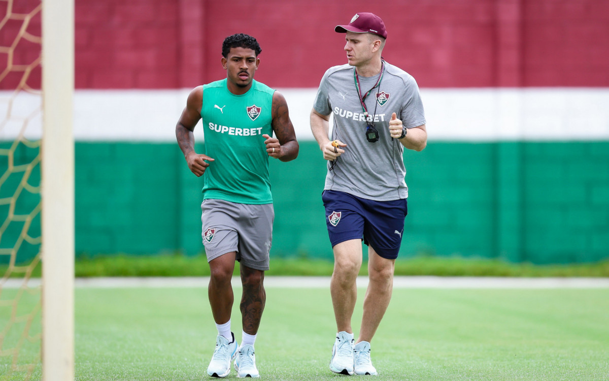 John Kennedy em treino do Fluminense no CT Carlos Castilho
