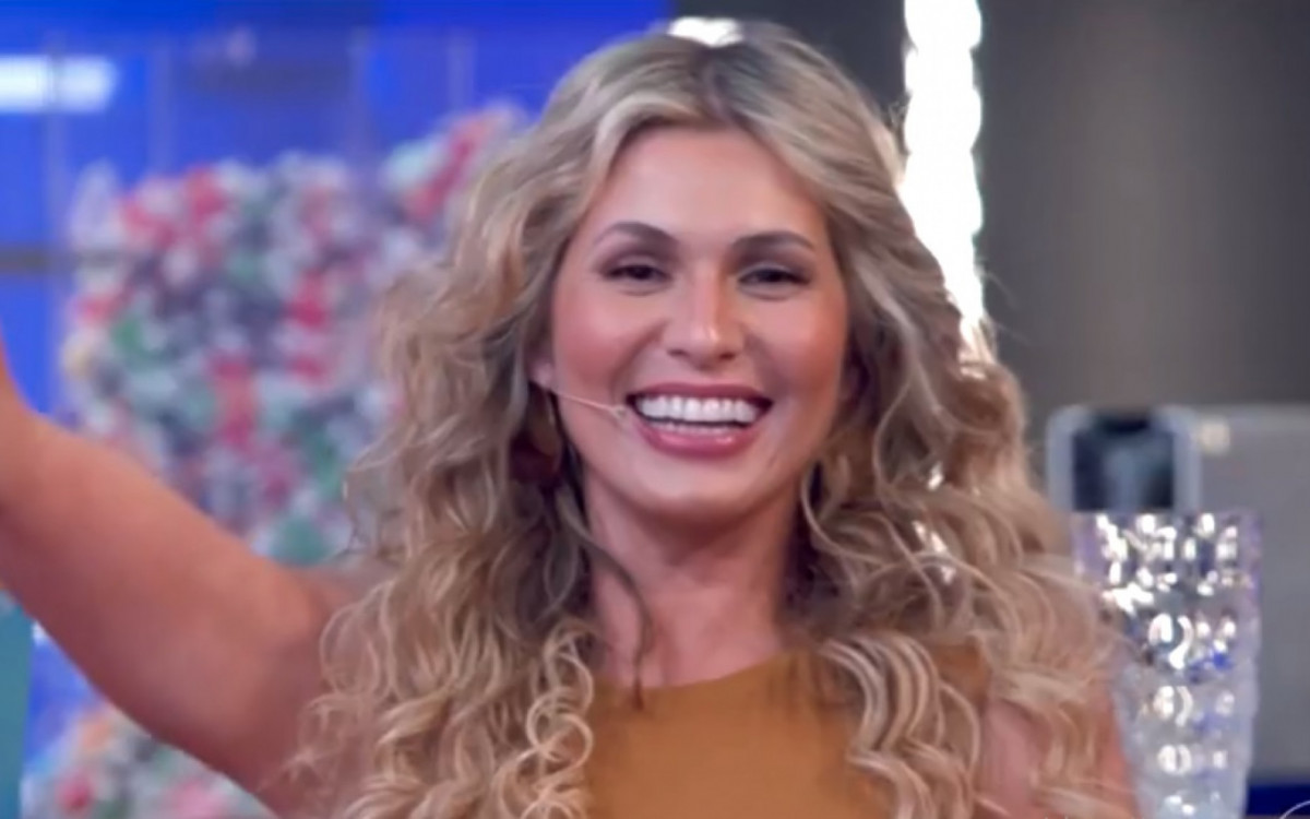 L&iacute;via Andrade durante o 'Doming&atilde;o'