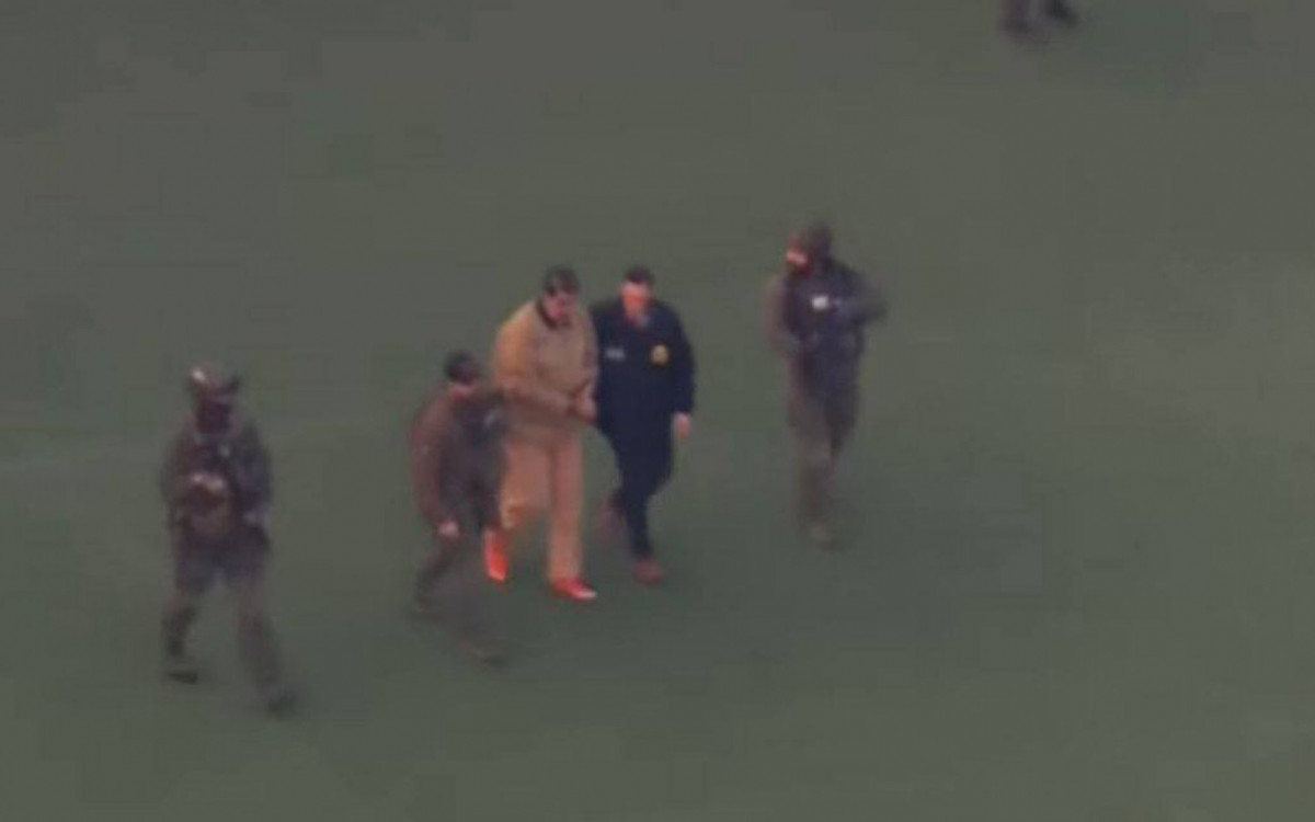 Maduro foi algemado e escoltado por vários militares fortemente armados - Reprodução/ redes sociais