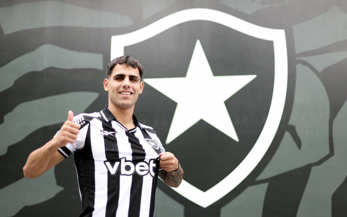 Lucas Villalba é anunciado pelo Botafogo