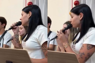 Ana Castela canta em coral de igreja durante missa