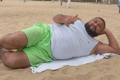 Pedreiro morre ao ser atingido por bala perdida em Inhoaíba