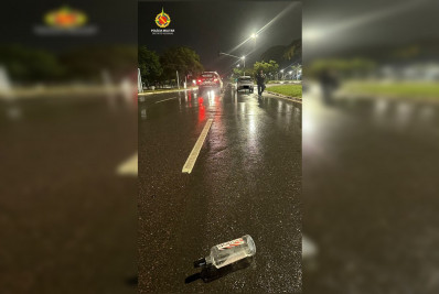 Motorista bêbado foge de blitz na contramão e atropela ciclista no DF