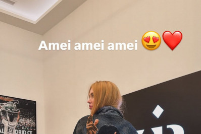 Virginia usa jaqueta estampada com o rosto de Vini Jr