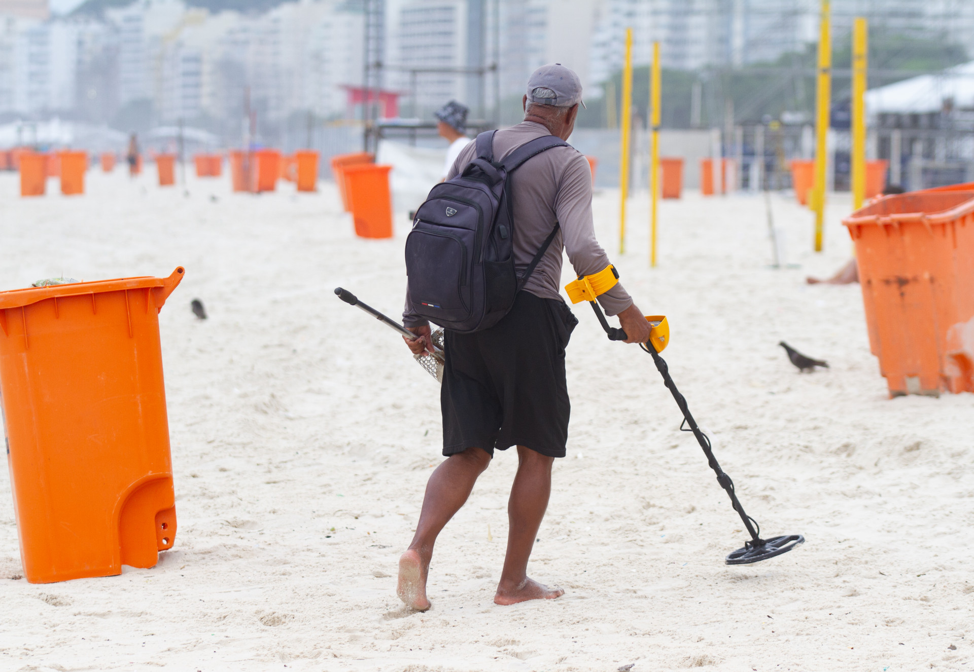 Movimenta&ccedil;&atilde;o na praia do Leme, Zona Sul do Rio de janeiro, na tarde desta segunda-feira (5) - &Eacute;rica Martin/Ag&ecirc;ncia O Dia