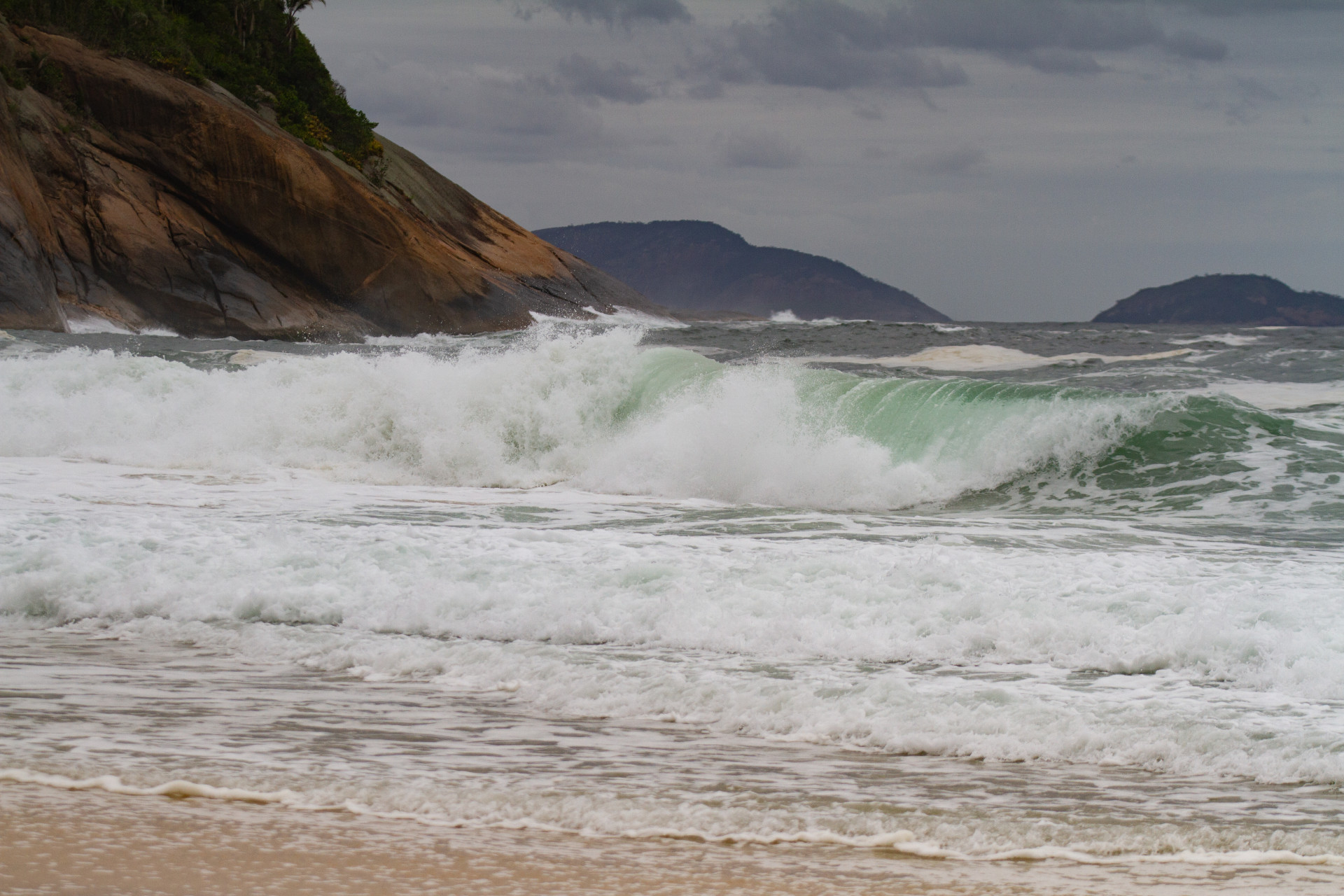 Mar revolto, clima ameno e queda de temperatura marcam in&iacute;cio da semana no Rio - &Eacute;rica Martin/Ag&ecirc;ncia O Dia