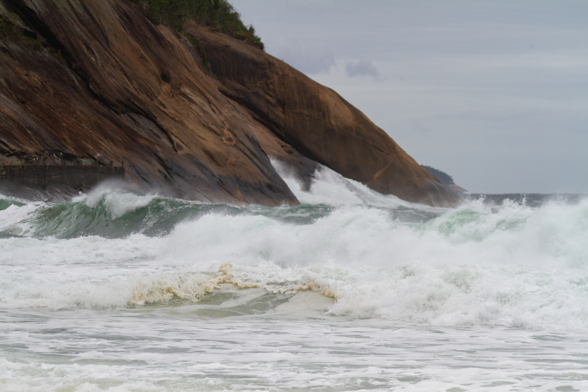 Mar revolto, clima ameno e queda de temperatura marcam in&iacute;cio da semana no Rio - &Eacute;rica Martin/Ag&ecirc;ncia O Dia