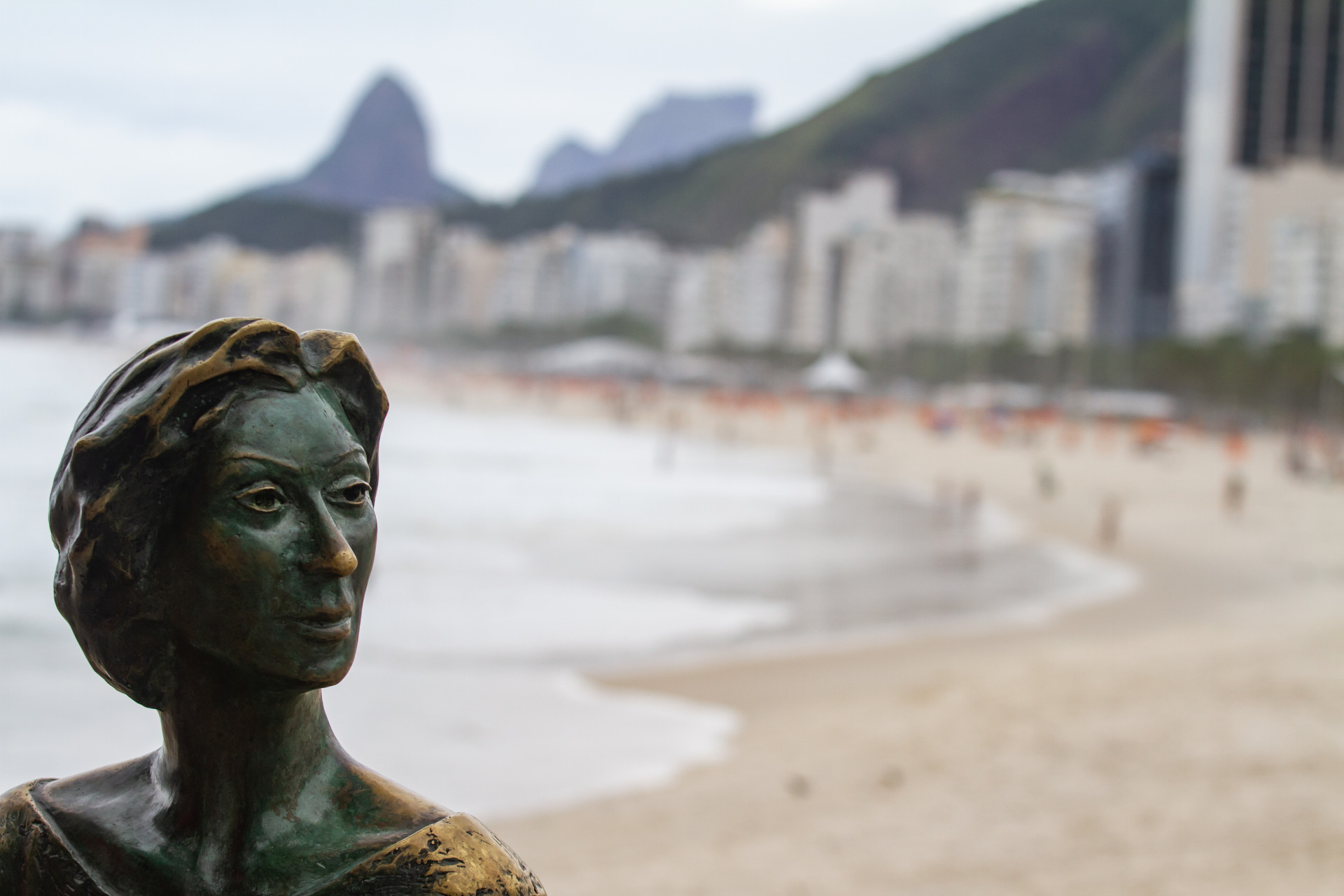 Movimenta&ccedil;&atilde;o na praia do Leme, Zona Sul do Rio de janeiro, na tarde desta segunda-feira (05) - &Eacute;rica Martin/Ag&ecirc;ncia O Dia