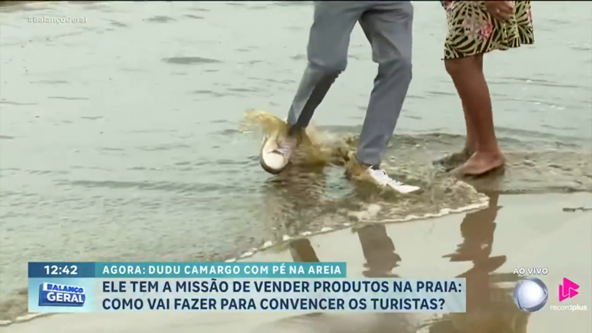 Dudu Camargo estreia como repórter do 'Balanço Geral' - Reprodução / Record TV