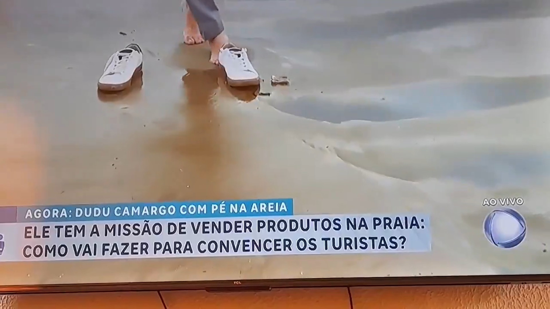 Dudu Camargo estreia como repórter do 'Balanço Geral' - Reprodução / Record TV